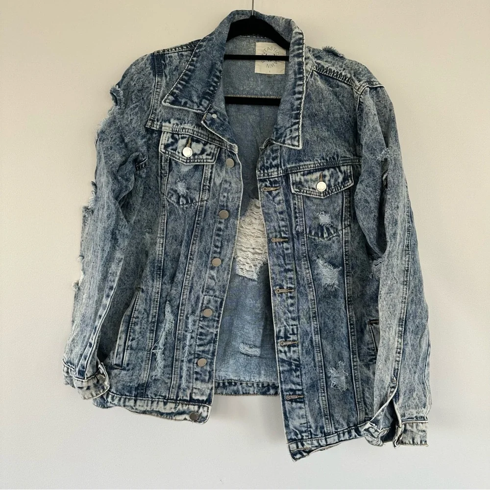 Fantastic Fawn Distressed Denim Jacket Size Large